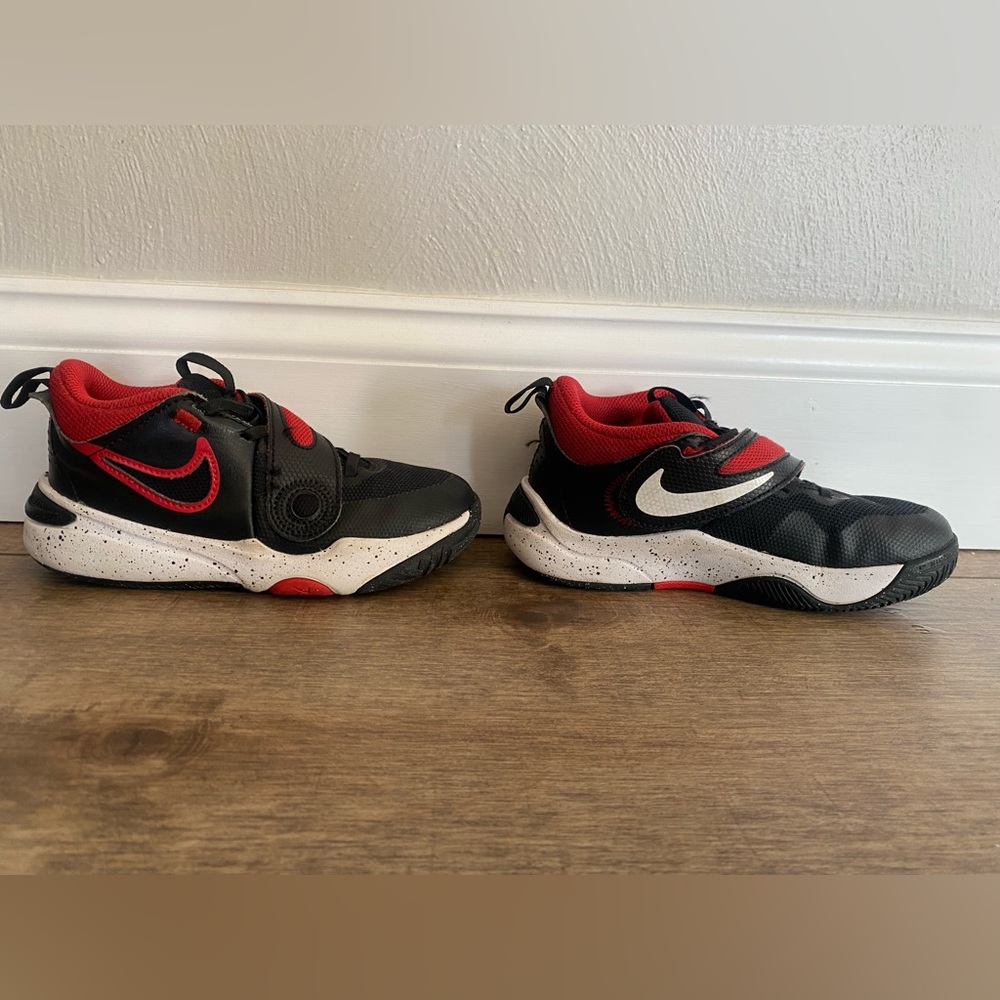 Nike Kids Team Hustle D 11 Adjustable Strap